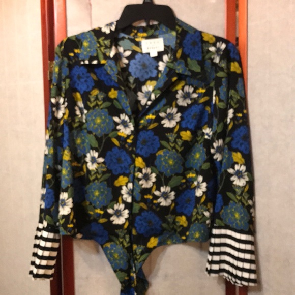 Lost and Wander button down crop Sz Small - Picture 1 of 6